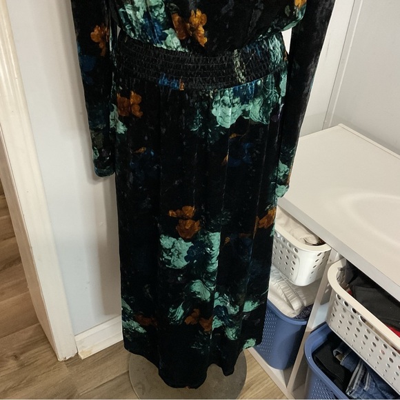 RYEGRASS Black Floral Velour Maxi Dress Size S - Picture 8 of 14